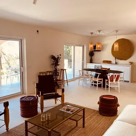 Great Beachside With Private Pool Villa
